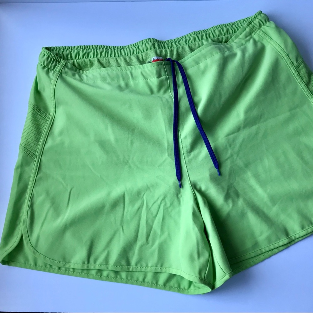 Danskin Now women’s shorts 8/10 green